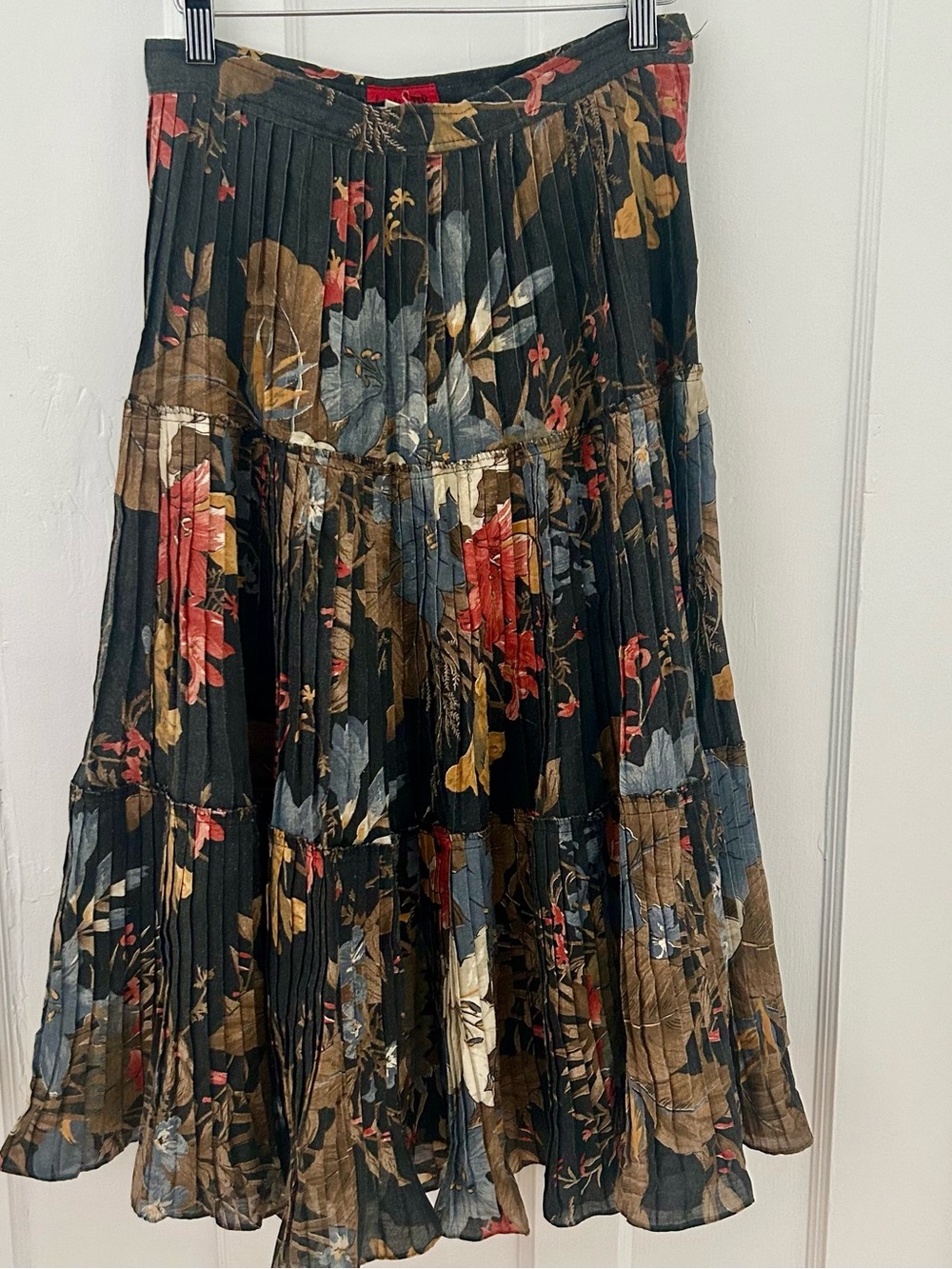 Vintage Mister Leonard Pleated Floral Skirt Size 8 Made in Canada